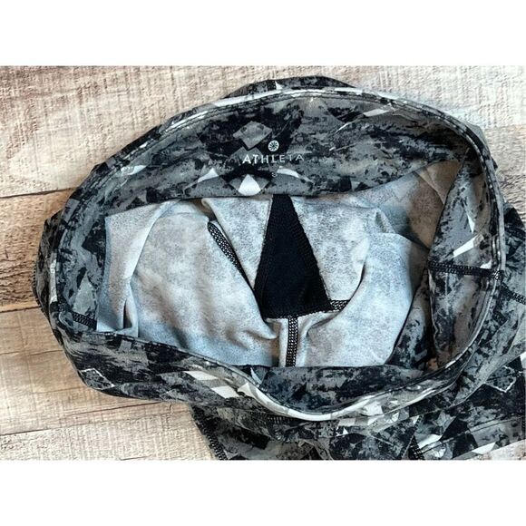 Athleta Cosmic Chaturanga Black White Capri Cropped Activewear Leggings SMALL - Picture 5 of 12